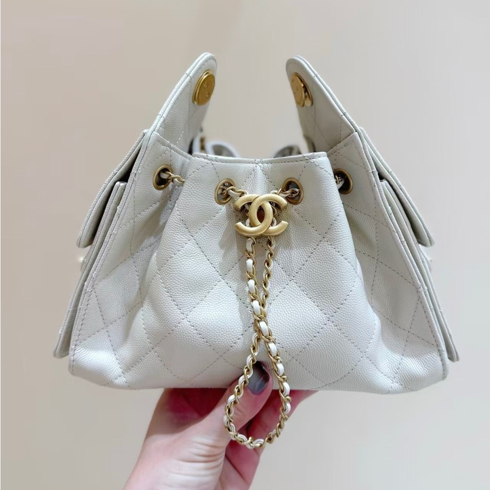 Chanel 2026 New Genuine Leather Women's Bag: Stylish and Versatile Crossbody Bag - Picture 4 of 10